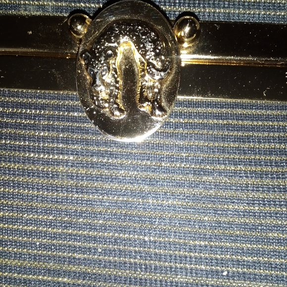 Adorable square clutch purse with shoulder strap. Interesting goldlined fabric - Picture 12 of 16
